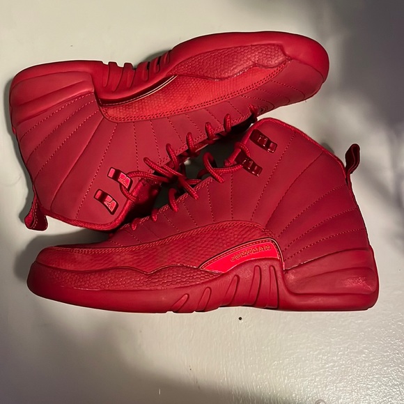12 retro gym red